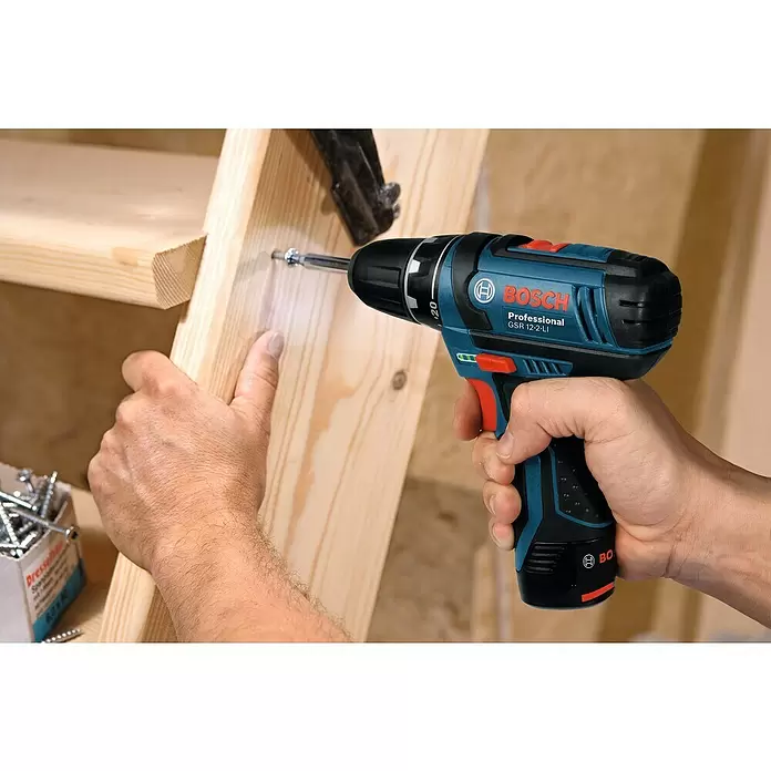 Bosch Professional Akku-Bohrschrauber GSR 12V-15 mit Bit-Set - 12 V, 2 Akkus, 2 Ah, Leerlaufdrehzahl: 0 U/min - 1.300 U/min, 25 -tlg. - Anwendungsbeispiel