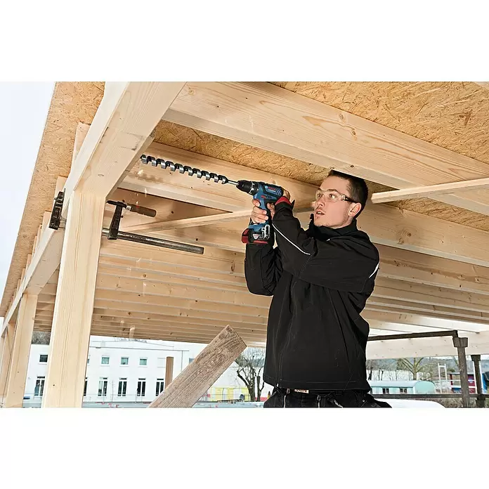 Bosch Professional Akku-Bohrschrauber GSR 18V-28 - 18 V, 2 Akkus, 4 Ah, Leerlaufdrehzahl: 0 U/min - 1.900 U/min - Anwendungsbeispiel