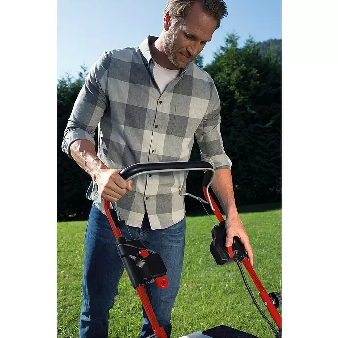 Einhell Power X-Change Akumulatorska kosilica - 18 V, 4 baterije, 4 Ah, Širina reza: 47 cm - Proizvod u upotrebi
