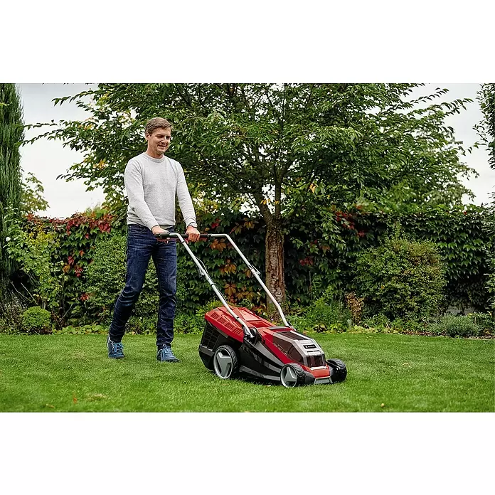 Einhell Power X-Change Akku-Rasenmäher GE-CM  36/36 LI - 18 V, 2 Akkus, 4 Ah, Schnittbreite: 36 cm - Anwendungsbeispiel