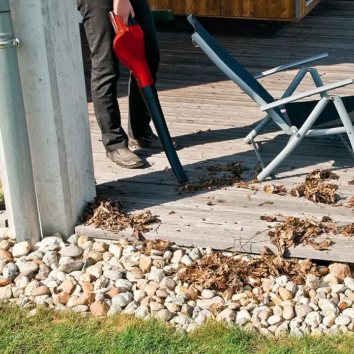 Einhell Power X-Change Akku-Gebläse GE-CL18/1 LI E-SOLO - 18 V, Ohne Akku, Blasgeschwindigkeit: 210 km/h - Anwendungsbeispiel