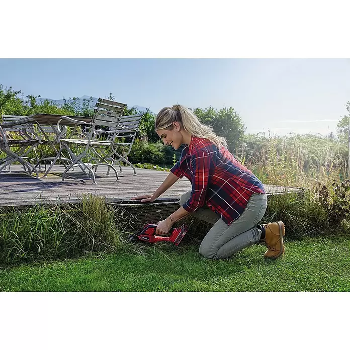 Einhell Power X-Change Akku-Grasschere CE-CG18/100 LI T-SOLO - 18 V, Ohne Akku, Schnittbreite: 100 mm - Anwendungsbeispiel