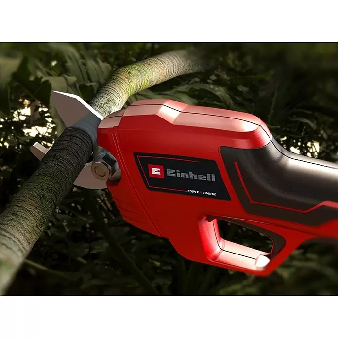 Einhell Power X-Change Akku-Astschere GE-LS18 LI-SOLO - 18 V, Ohne Akku, Max. Aststärke: 28 mm - Anwendungsbeispiel