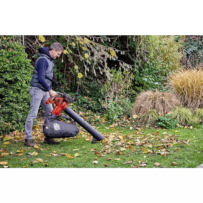 Einhell Power X-Change Akku-Gebläse 36/230 LI E-SOLO - 2 x 18 V, Ohne Akku, Blasgeschwindigkeit: 230 km/h - Anwendungsbeispiel