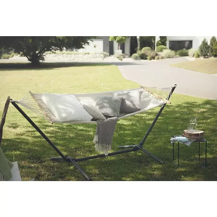 Hängematte mit Gestell - Beige, Länge Liegefläche: 200 cm, Breite Liegefläche: 100 cm - Stimmungsaufnahme