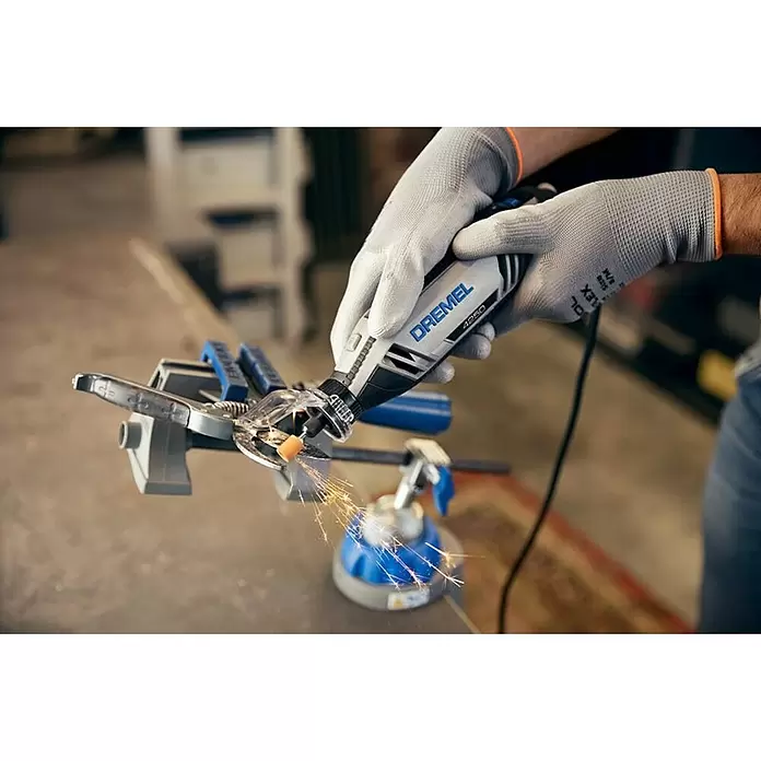 Dremel Multifunktionswerkzeug 4250 - 175 W, Zubehör: 45 -tlg. - Anwendungsbeispiel
