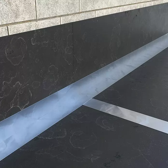 Bitumen- & Reparaturband - Alu-Blank, 10 m x 7,5 cm, Selbstklebend - Detailaufnahme