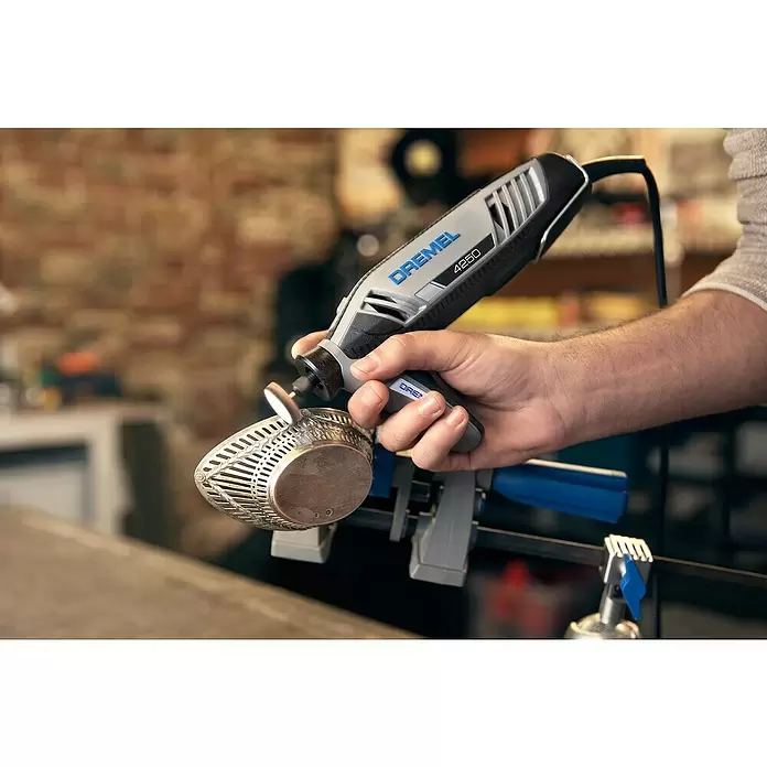 Dremel Višenamjenski alat - 175 W, Pribor: 128 dij. - Proizvod u upotrebi