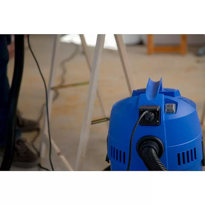 Nilfisk Nass-Trockensauger Buddy II 18 T - 1.200 W, Behältervolumen: 18 l, Luftmenge: 3.600 l/min - Detailaufnahme