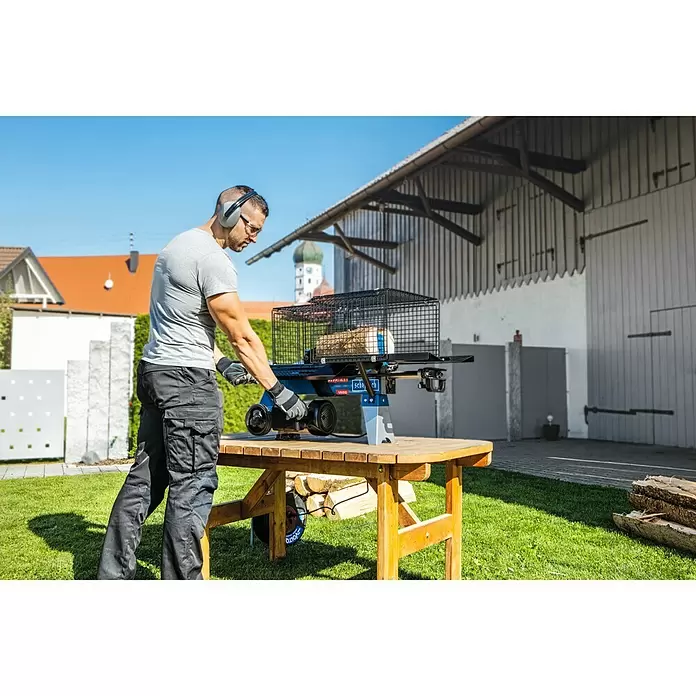 Scheppach Holzspalter HL 760L - 7 t, Max. Spaltgutlänge: 52 cm - Anwendungsbeispiel