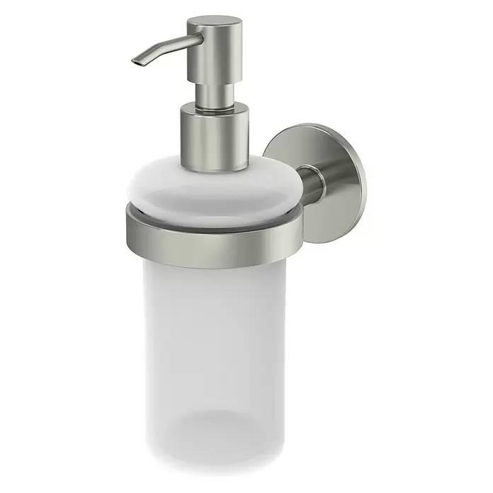 Seifenspender Noa - Metall, Nickel - Diagonale Ansicht