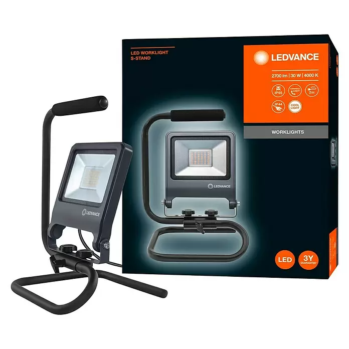 Ledvance LED-Strahler Floodlight - 30 W, Schwarz, Tragegriff, IP65 - Diagonale Ansicht