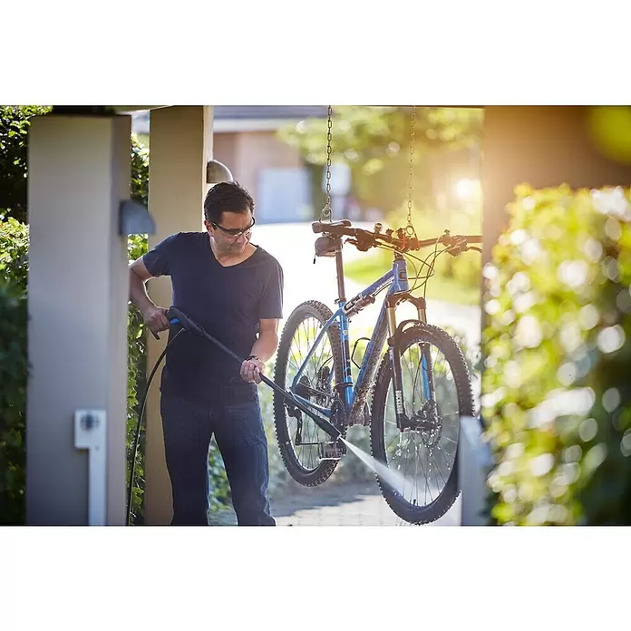 Nilfisk Hochdruckreiniger C 135.7-6 Garden X-tra - 1.500 W, Max. Druck: 135 bar, Fördermenge: 460 l/h - Anwendungsbeispiel