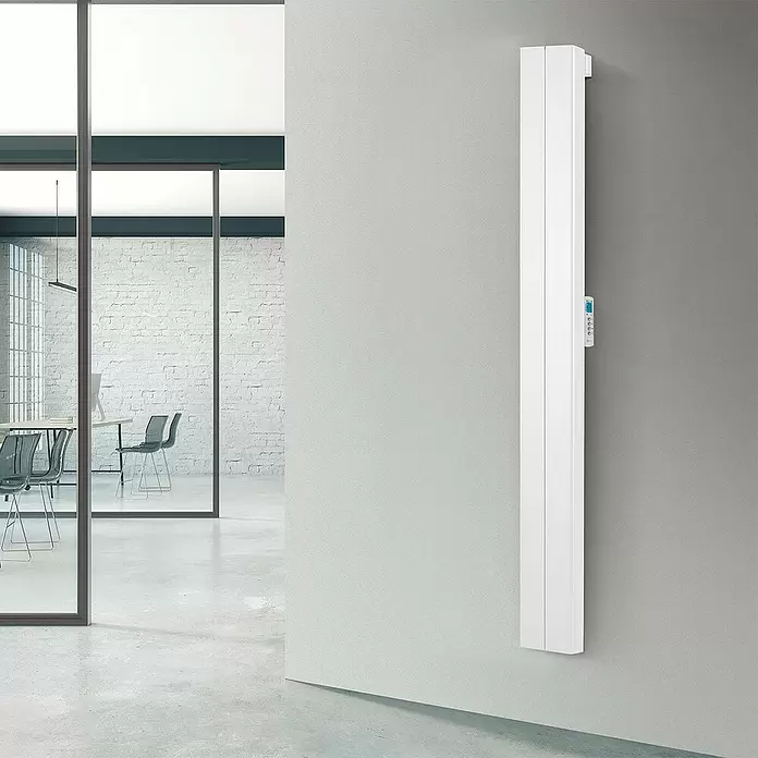 Rointe Radiador eléctrico digital Palaos - 1.000 W, Blanco, 110 x 236 x 1.800 mm - Foto ambiente