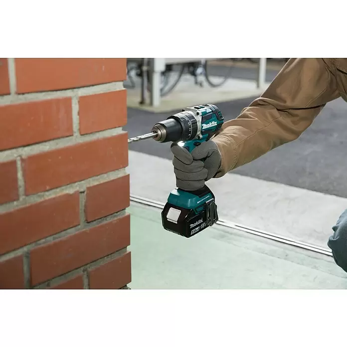 Makita Akku-Schlagbohrschrauber DHP484Z - 18 V, Ohne Akku, Leerlaufdrehzahl: 0 U/min - 2.000 U/min - Anwendungsbeispiel
