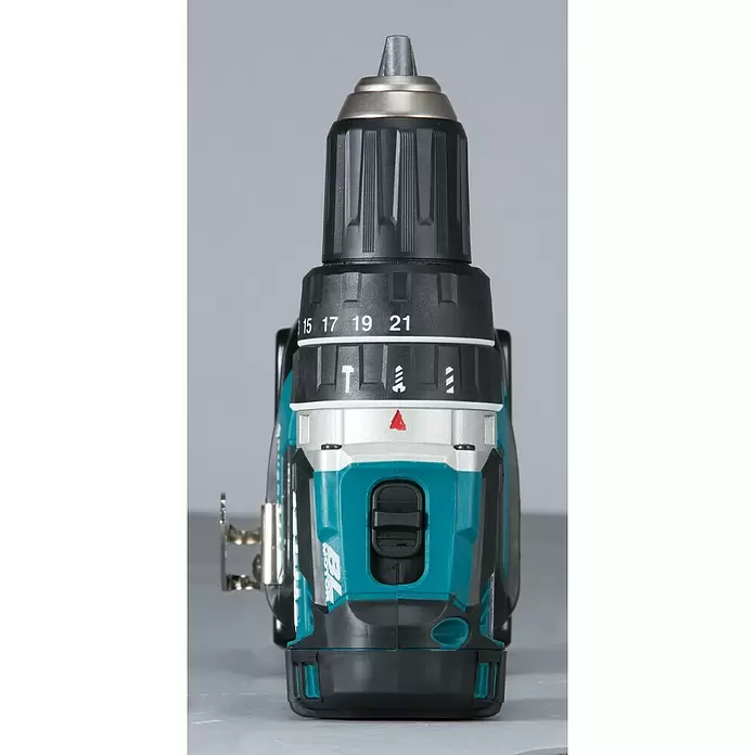 Makita Akku-Schlagbohrschrauber DHP484Z - 18 V, Ohne Akku, Leerlaufdrehzahl: 0 U/min - 2.000 U/min - Stimmungsaufnahme