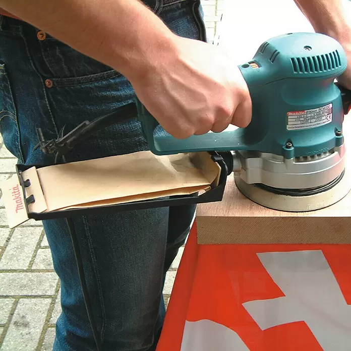 Makita Exzenterschleifer BO6030JX - 310 W, Durchmesser Schleifteller: 150 mm - Anwendungsbeispiel