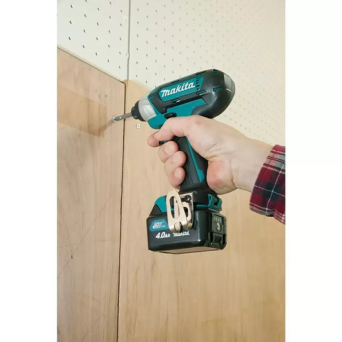 Makita Akku-Schlagschrauber TD110 DZ - 12 V, Ohne Akku, Leerlaufdrehzahl: 0 U/min - 2.600 U/min - Anwendungsbeispiel