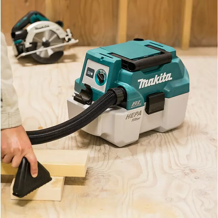 Makita Akku-Nass-Trockensauger DVC750LZX3 - 18 V, Ohne Akku - Anwendungsbeispiel