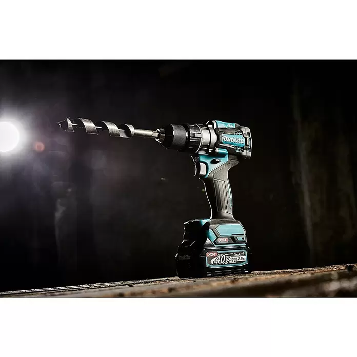 Makita XGT 40 V max. Akku-Bohrschrauber DF001GZ - 18 V, Ohne Akku, Leerlaufdrehzahl: 0 U/min - 2.600 U/min - Stimmungsaufnahme