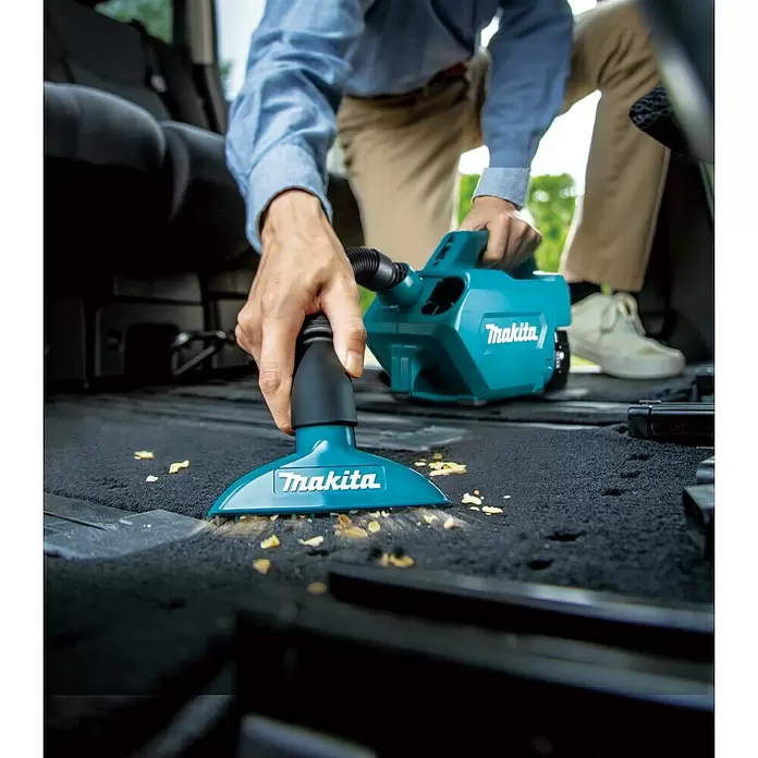 Makita Akku-Staubsauger DCL184Z - 18 V, Ohne Akku, 0,5 l - Anwendungsbeispiel