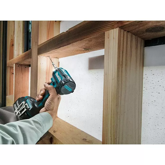 Makita Akku-Schlagschrauber DTD17 1Z - 18 V, Ohne Akku, Leerlaufdrehzahl: 0 U/min - 3.600 U/min - Anwendungsbeispiel