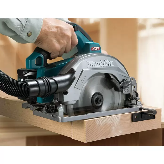 Makita XGT 40 V max. Accuhandcirkelzaag HS004GZ01 - 40 V, Excl. accu, Onbelast toerental: 6.000 tpm - Toepassingsvoorbeeld