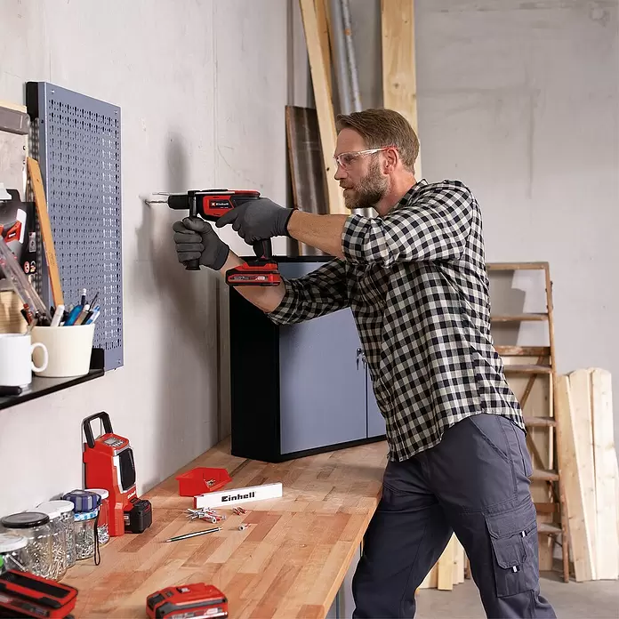 Bosch Akku-Schlagbohrmaschine TC-ID 18 Li-Solo - 18 V, Leerlaufdrehzahl: 0 U/min - 2.600 U/min - Anwendungsbeispiel