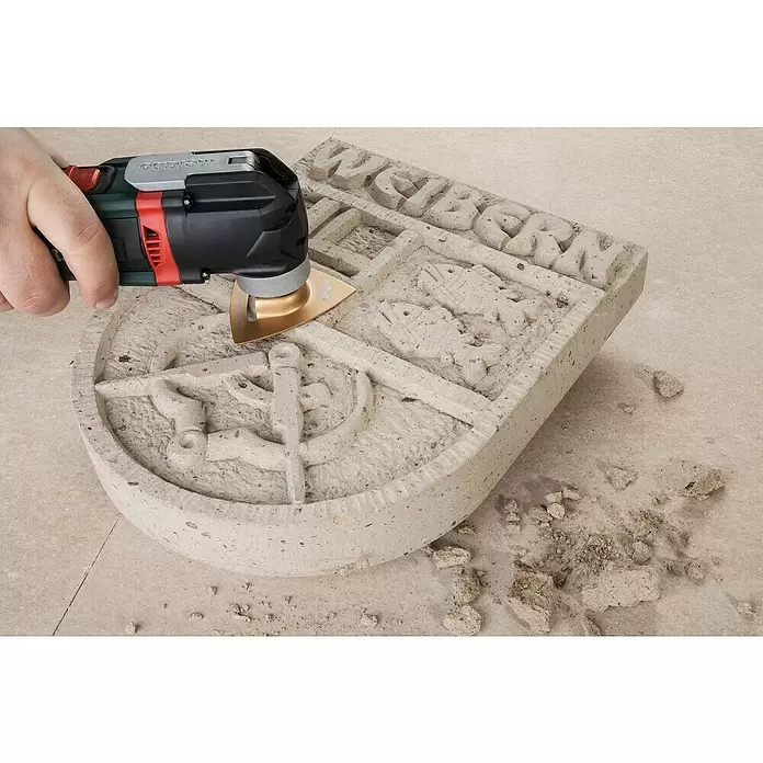 Wolfcraft Delta-Schleifplatte Pro - 80 x 80 mm, Hartmetallbestreut - Anwendungsbeispiel