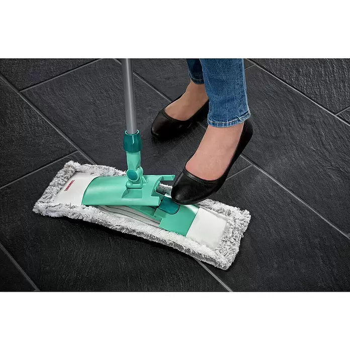 Leifheit Mopa de repuesto classic XL - 28,6 x 18 x 1,2 cm, Microfibra - Producto en uso