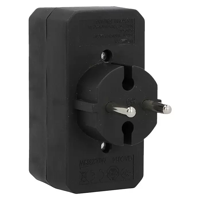 UniTEC Euro-Adapter - Schwarz, Anzahl Steckdosen Euro: 4 Stk., 4 x 2,5 A, 1.250 W - Diagonale Ansicht