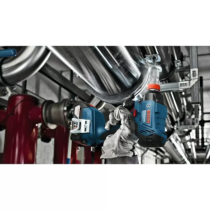 Bosch Professional Taladro atornillador percutor de batería GDX 18V-180 L-Boxx - 18 V, Iones de litio, 2 Ah, 2 baterías, Número de revoluciones de marcha en vacío: 0 r.p.m. - 2.800 r.p.m. - Producto en uso