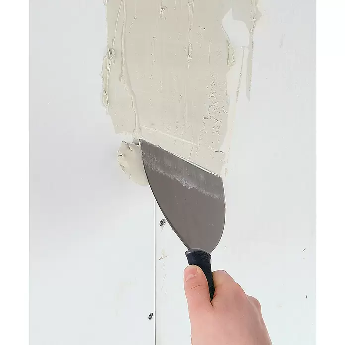 Wolfcraft Breitspachtel - Klingenbreite: 150 mm - Anwendungsbeispiel