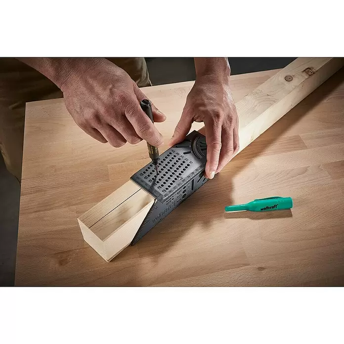 Wolfcraft Gehrungswinkel - Winkel: 0 ° - 90 °, Länge: 66 mm - Anwendungsbeispiel