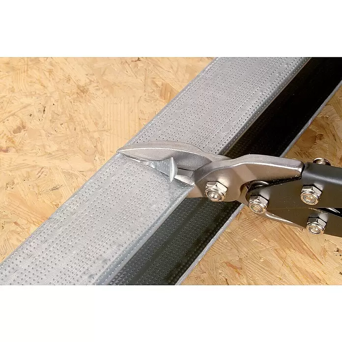 Wolfcraft Blechschere - Länge: 255 mm, Gerade - Anwendungsbeispiel