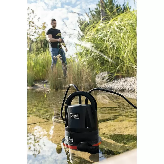 Scheppach Tauchpumpe SBP250 - 250 W, Max. Fördermenge: 6.500 l/h - Anwendungsbeispiel