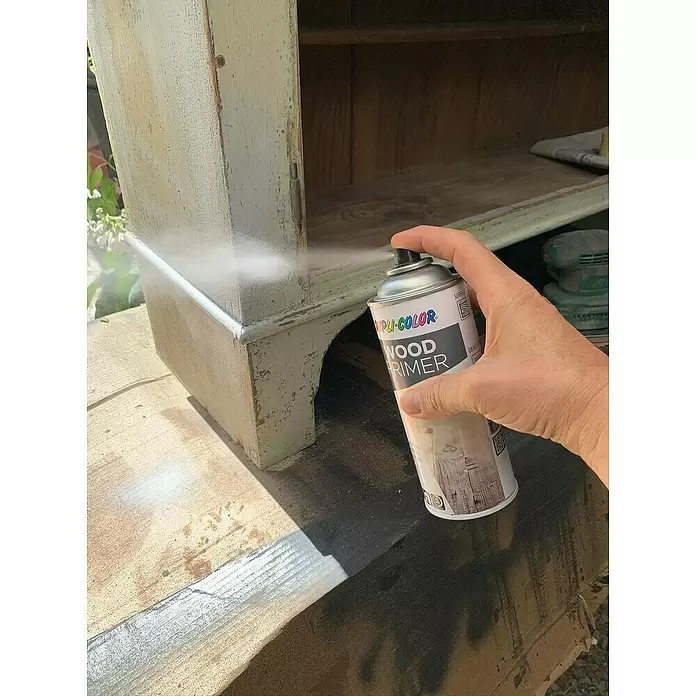 Dupli-Color Basic Imprimación para madera - Gris, 400 ml, Secado rápido - Producto en uso