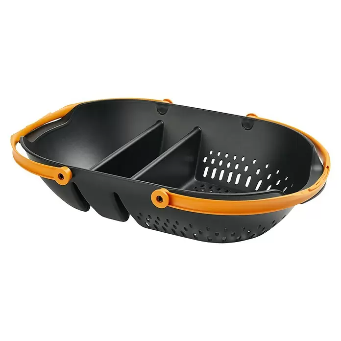 Fiskars Plus Gartenkorb - Kunststoff, Schwarz/Orange - Diagonale Ansicht