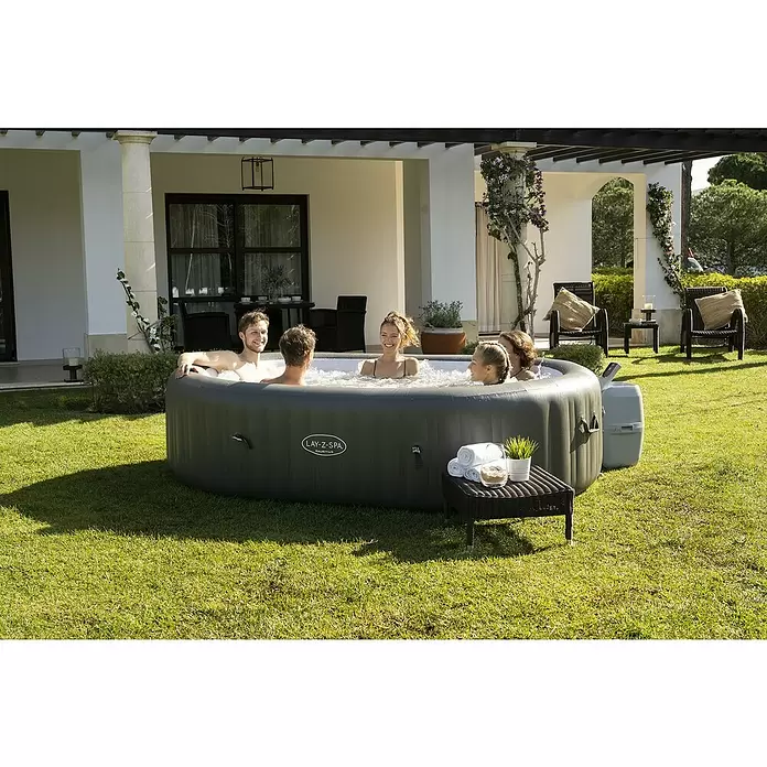 Bestway Lay-Z-Spa Außen-Whirlpool Mauritius Airjet - 270 x 180 x 71 cm, 1.370 l, Geeignet für: 5 - 7 Personen - Anwendungsbeispiel