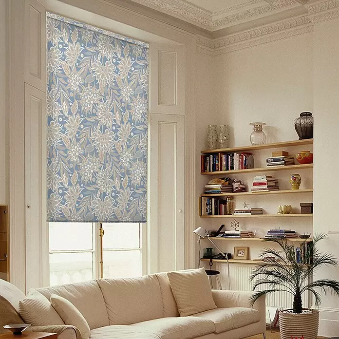 Estor enrollable Flor Naia - An x Al: 120 x 190 cm, Azul - Foto ambiente