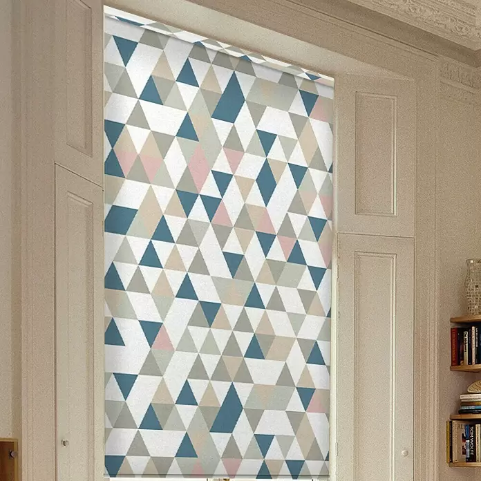 Estor enrollable Triángulos - An x Al: 150 x 190 cm, Multicolor - Foto ambiente