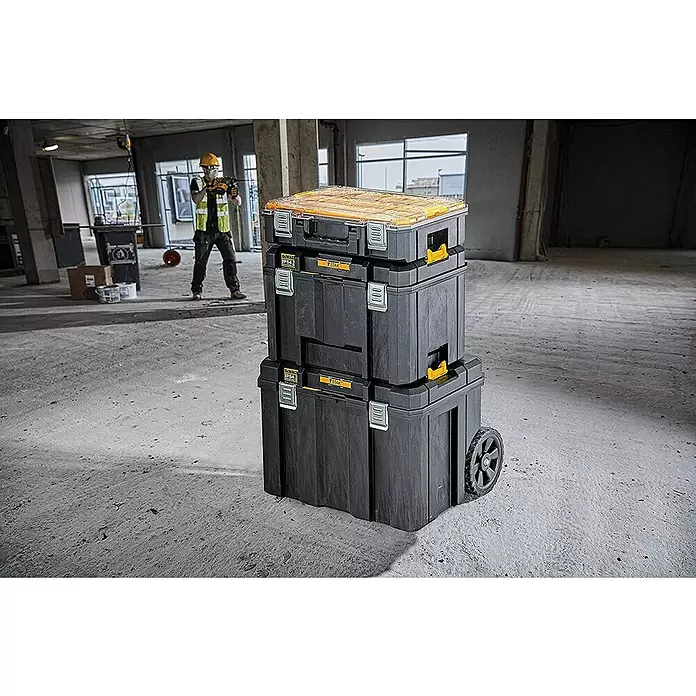 Dewalt Caja de almacenaje y transporte DWST83347-1 - L x An x Al: 435 x 512 x 635 mm, Plástico - Foto ambiente